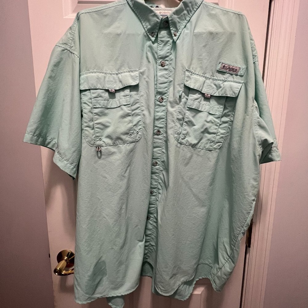 Columbia PFG 4X  blue button down shirt